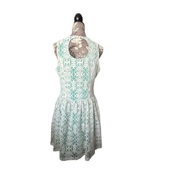 Pinky Women L Green Off White Lace Overlay Sleeveless Mini/Midi Round Neck Dress - Picture 2 of 16